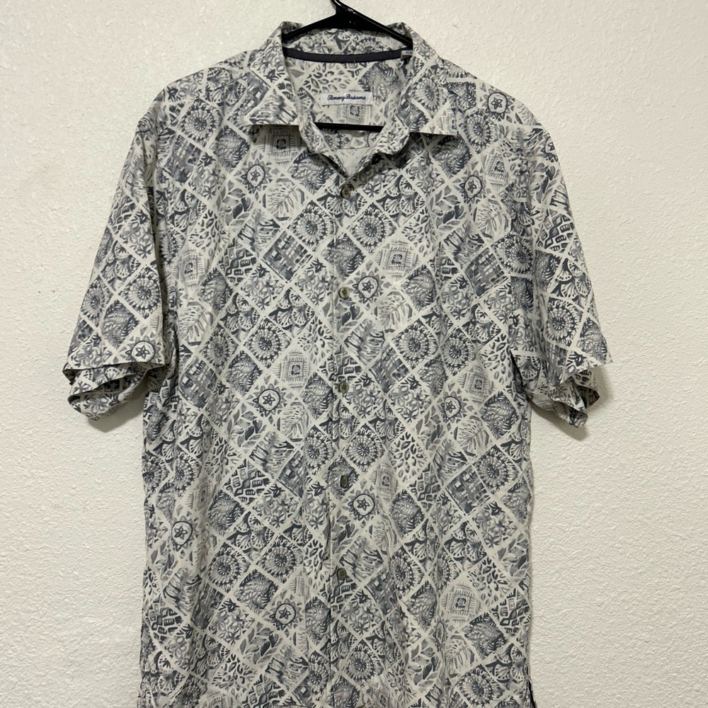 Tommy‎ Bahama Men's SILK BLEND Gray Patterned Shirt SIZE L.